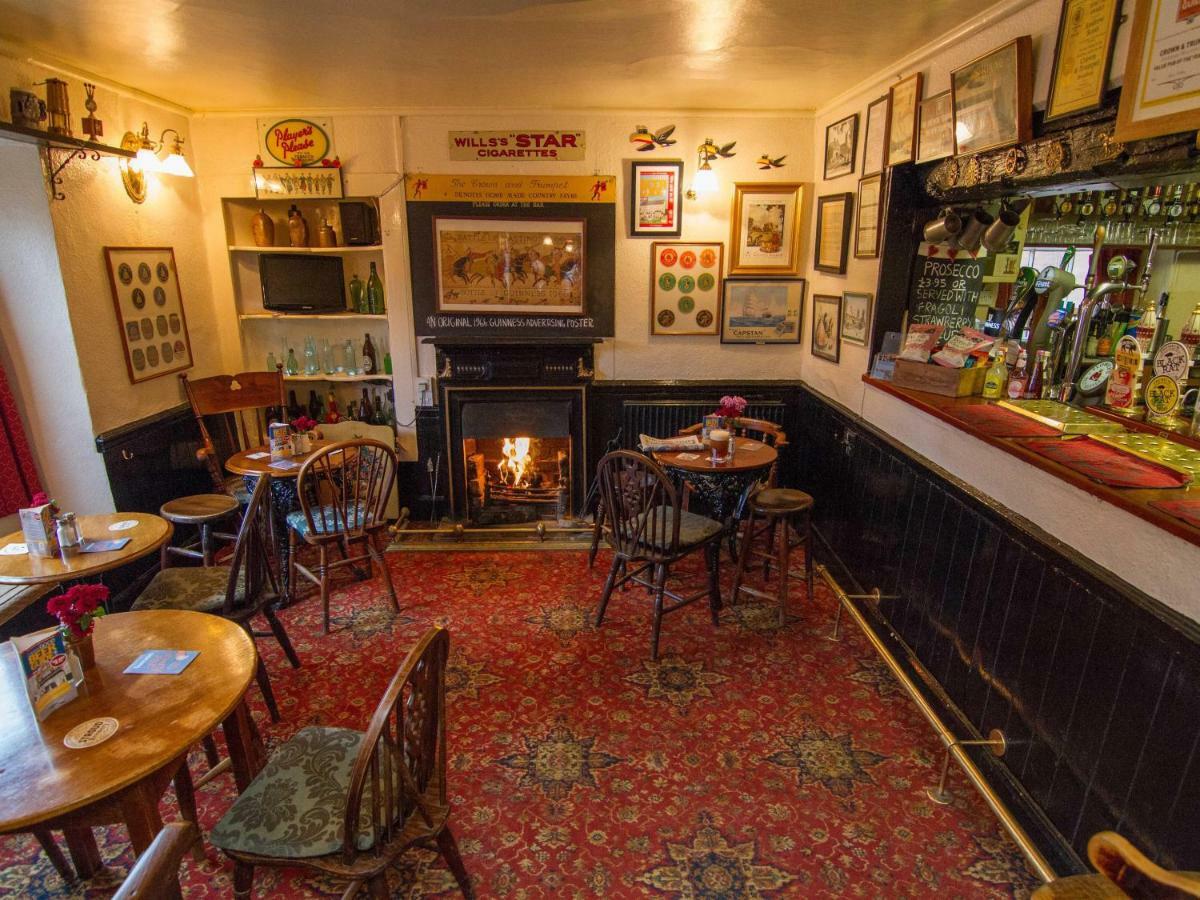 Crown And Trumpet Inn 브로드웨이 외부 사진