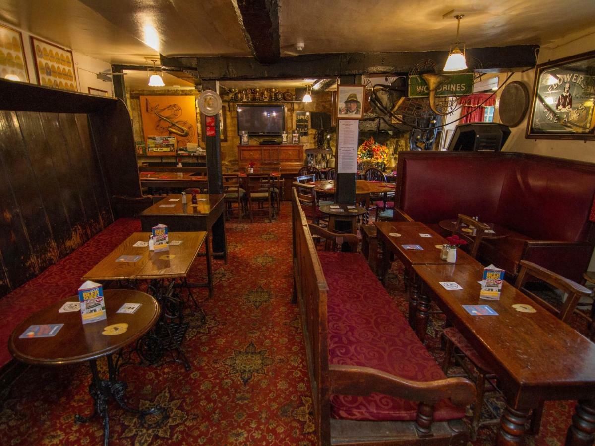 Crown And Trumpet Inn 브로드웨이 외부 사진